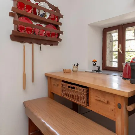 Old Istrian House With Jacuzzi Apartman