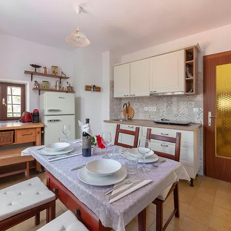 Old Istrian House With Jacuzzi Apartman Koper
