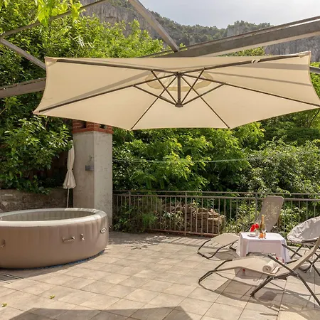 Old Istrian House With Jacuzzi Appartamento