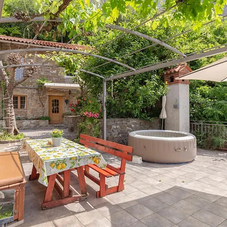 Appartamento Old Istrian House With Jacuzzi *